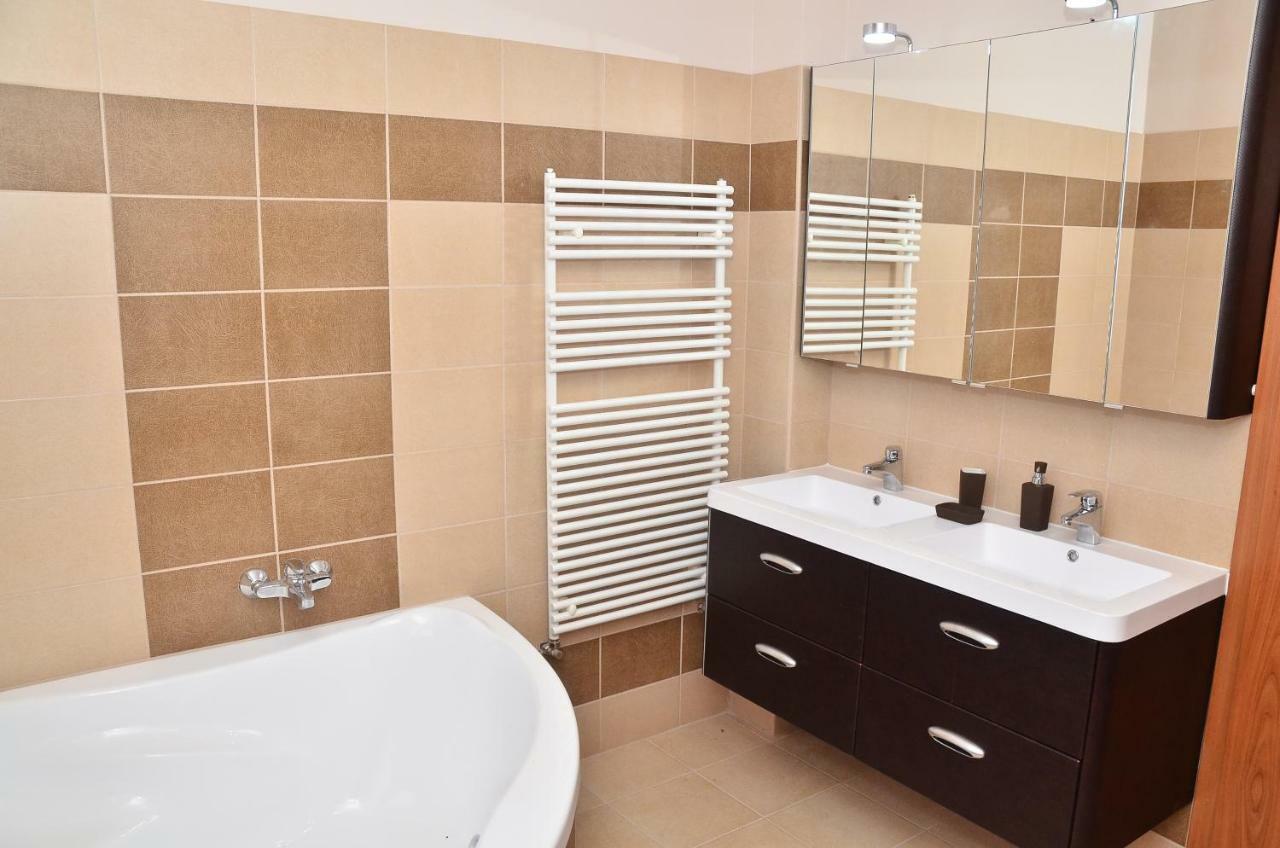 Diamond House Apartment Hajduszoboszlo Bagian luar foto