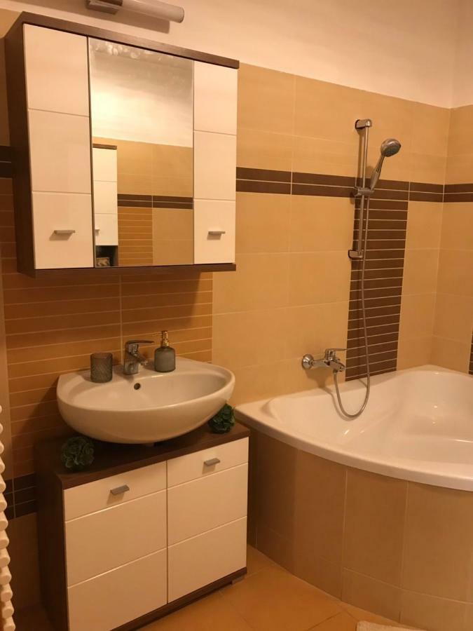 Diamond House Apartment Hajduszoboszlo Bagian luar foto